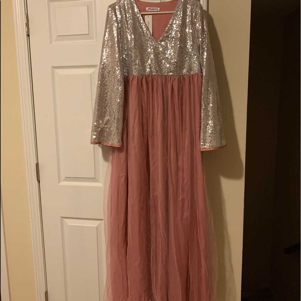 Maternity dress for pictures